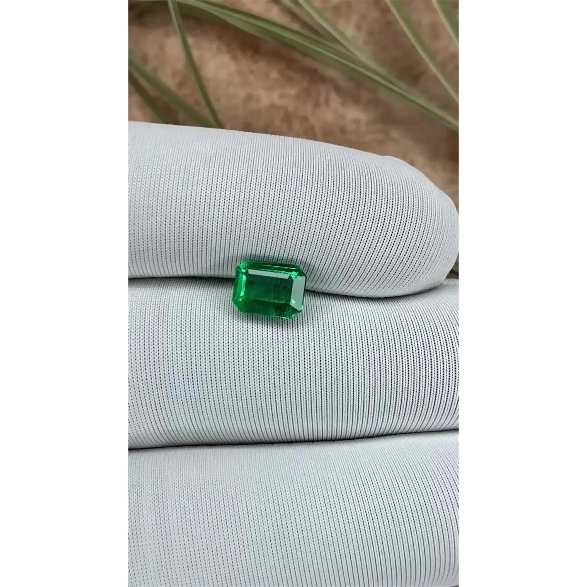 1.64ct Emerald Natural Emerald (Colour Green, Clarity Slightly Included, Cut Faceted)