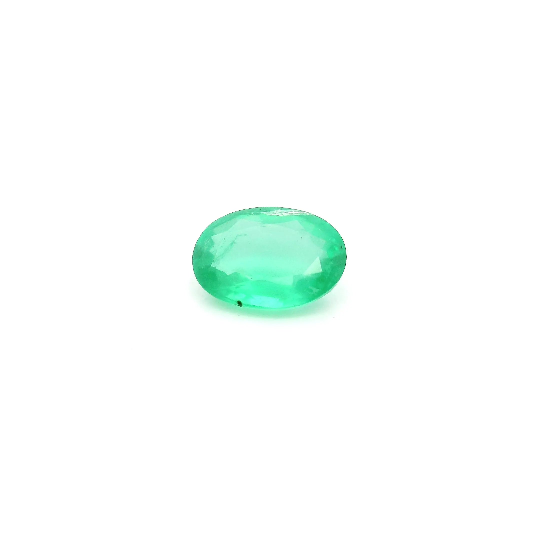 0.69ct Oval Natural Emerald (Colour Green, Clarity Moderately Included, Cut Faceted)