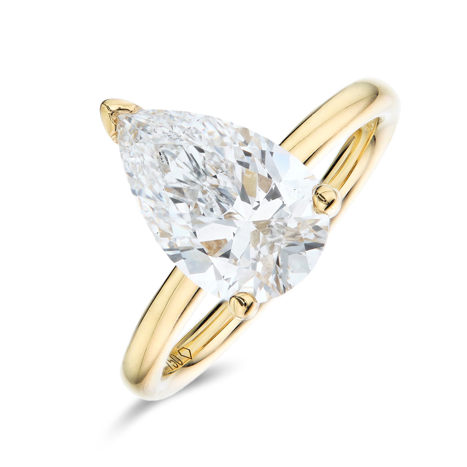 Pear 2.01ct E VVS2 Diamond Engagement Ring | 18K Yellow Gold | IGI Certified